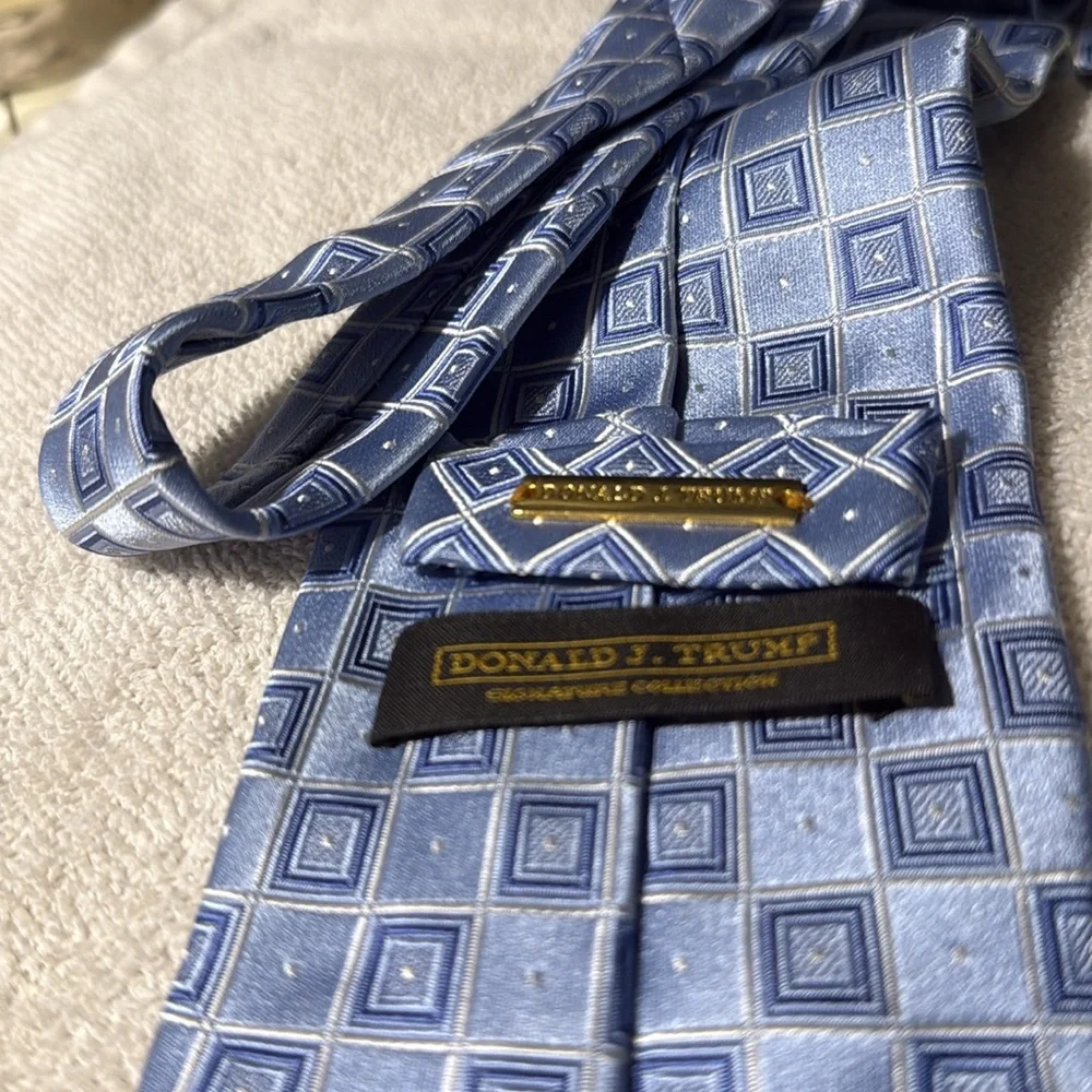 Donald Trump (President) neck tie